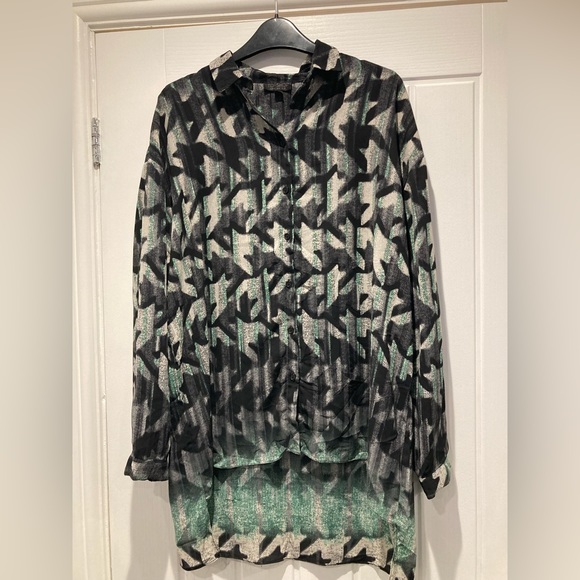 Topshop Tops - Topshop ombré print longline button down shirt ladies size 10